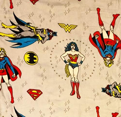1-1 / 2 Ярд - Руното плат DC Comics, жената-Чудо и приятели - Официално лицензирани (чудесно за капитониране, шиене, занаяти, ватирани